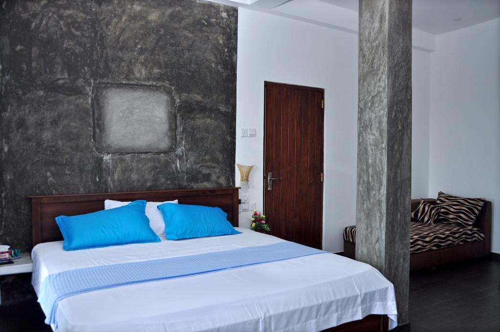 Petit Guest House Negombo Buitenkant foto