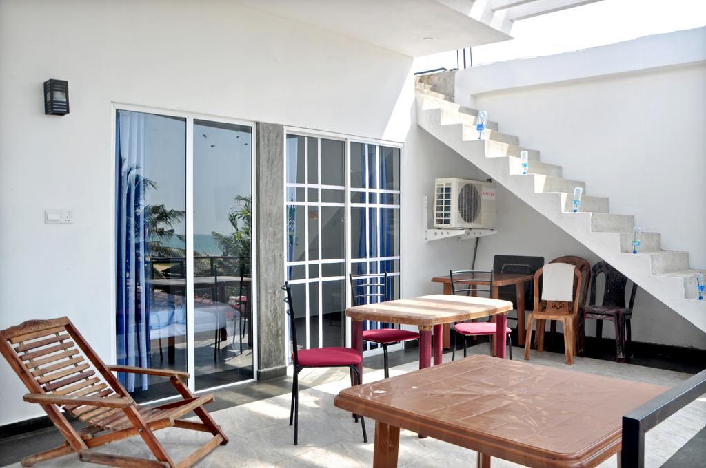 Petit Guest House Negombo Buitenkant foto