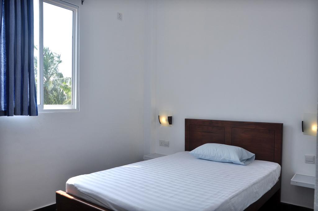 Petit Guest House Negombo Buitenkant foto