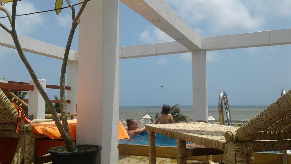 Petit Guest House Negombo Buitenkant foto