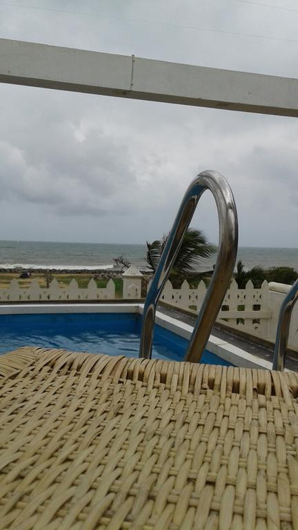 Petit Guest House Negombo Buitenkant foto