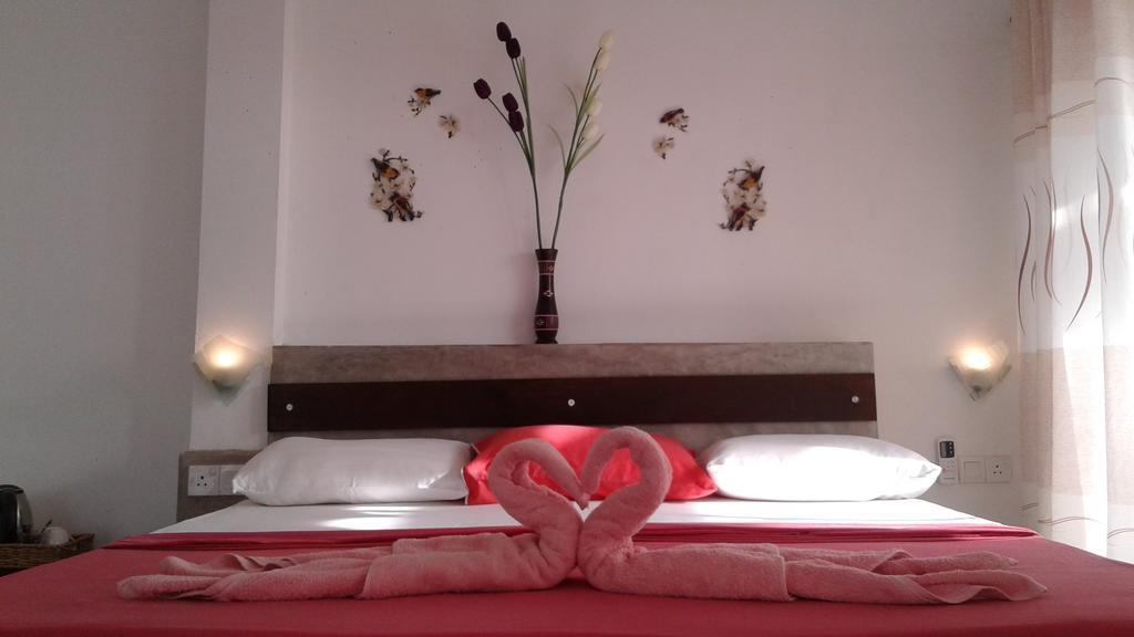 Petit Guest House Negombo Buitenkant foto