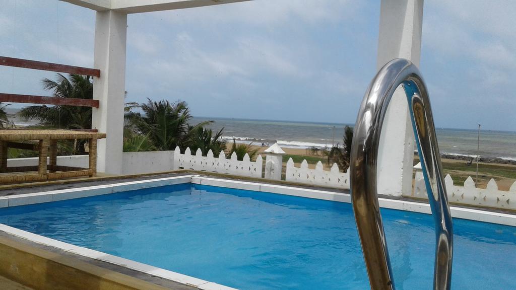 Petit Guest House Negombo Buitenkant foto