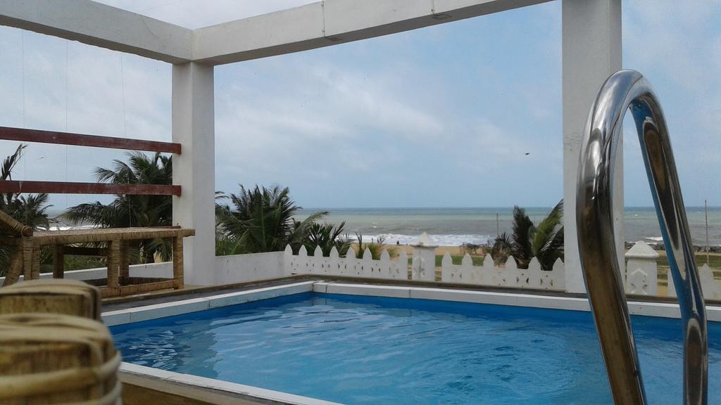 Petit Guest House Negombo Buitenkant foto